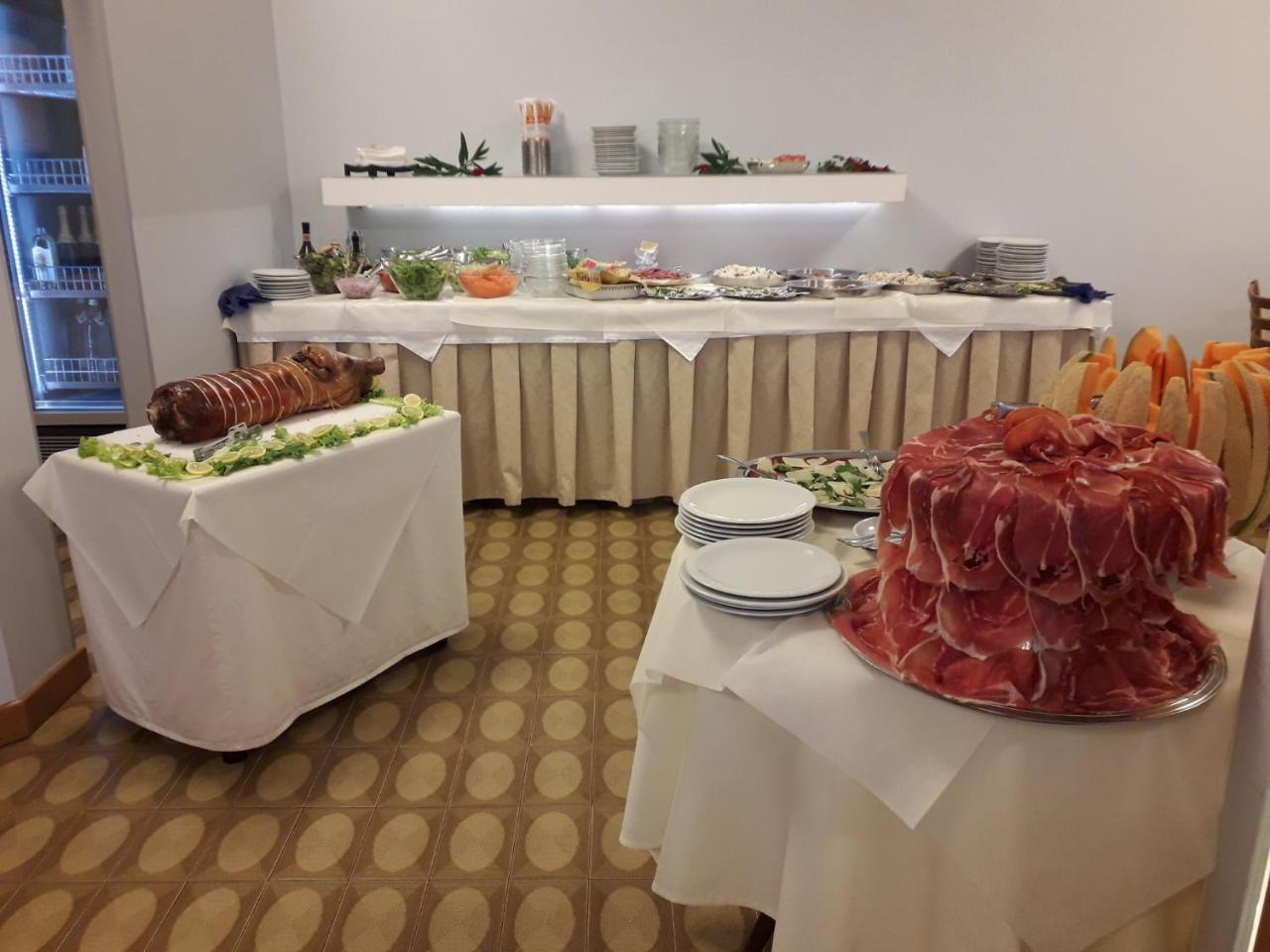 Hotel Lora ريميني المظهر الخارجي الصورة