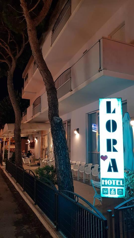 Hotel Lora ريميني المظهر الخارجي الصورة